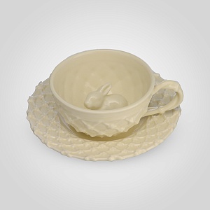 Чашка и блюдце с кроликом  Крем де ла крем